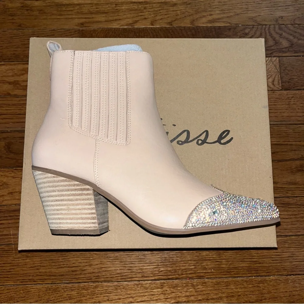 Matisse Pink Ankle Boots with Silver Accents - Picture 6 of 12